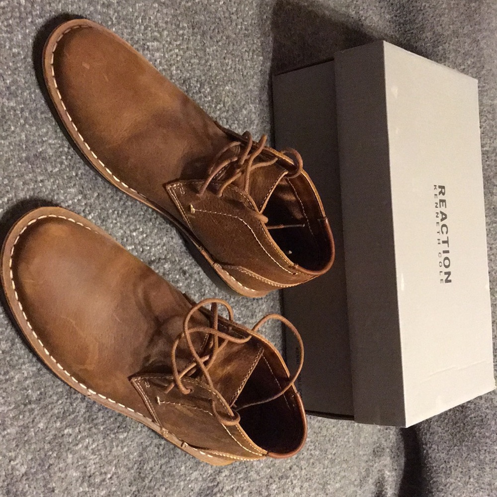 Kenneth Cole chukka boots